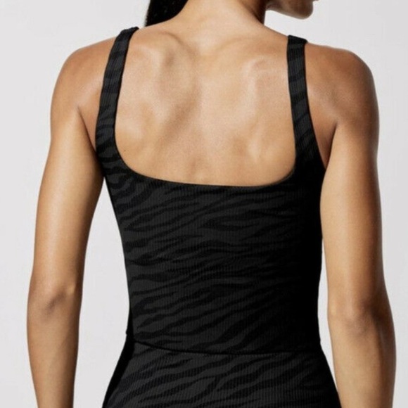 Carbon38 Zebra Stripe Print Crop Top Size Medium - Picture 2 of 9